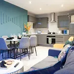 Near Station - 1 To 3 Bedroom Options - Sleeps 1 To 6 Leeds (West Yorkshire)