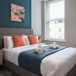 Apartamento Near Station - 1 To 3 Bedroom Options - Sleeps 1 To 6