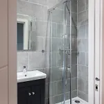 Near Station - 1 To 3 Bedroom Options - Sleeps 1 To 6 Apartamento