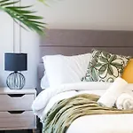 Near Station - 1 To 3 Bedroom Options - Sleeps 1 To 6 Apartamento *