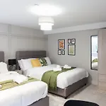 Near Station - 1 To 3 Bedroom Options - Sleeps 1 To 6 Apartamento *