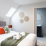 Near Station - 1 To 3 Bedroom Options - Sleeps 1 To 6