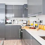 Near Station - 1 To 3 Bedroom Options - Sleeps 1 To 6