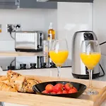 Near Station - 1 To 3 Bedroom Options - Sleeps 1 To 6 * Leeds (West Yorkshire)