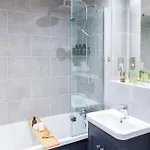 Near Station - 1 To 3 Bedroom Options - Sleeps 1 To 6 Apartamento *