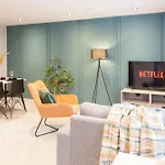 Near Station - 1 To 3 Bedroom Options - Sleeps 1 To 6 Apartamento