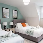 Near Station - 1 To 3 Bedroom Options - Sleeps 1 To 6 Apartamento *