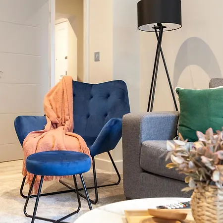 Near Station - 1 To 3 Bedroom Options - Sleeps 1 To 6 * Leeds (West Yorkshire)