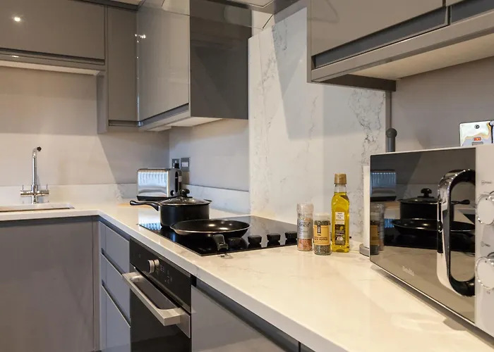 Somers * Leeds (West Yorkshire)