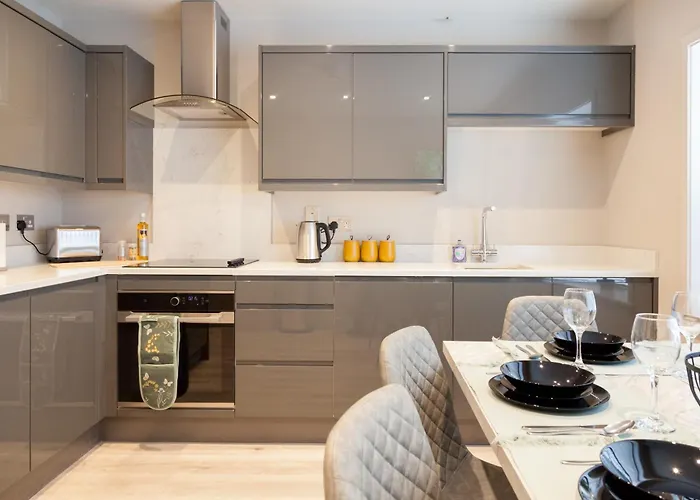 Somers * Leeds (West Yorkshire)