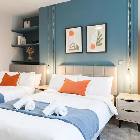 Near Station - 1 To 3 Bedroom Options - Sleeps 1 To 6 Διαμέρισμα
