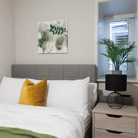 Διαμέρισμα Near Station - 1 To 3 Bedroom Options - Sleeps 1 To 6 *