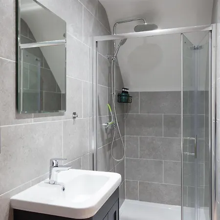 Near Station - 1 To 3 Bedroom Options - Sleeps 1 To 6 Διαμέρισμα *