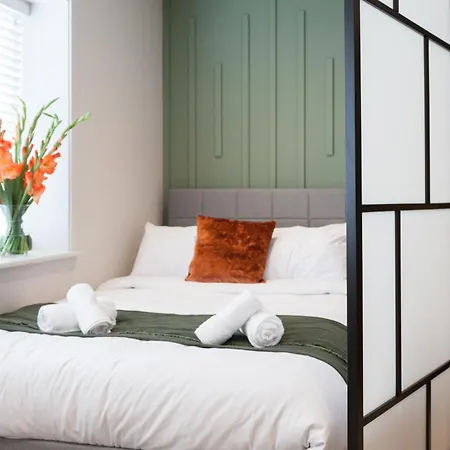 Near Station - 1 To 3 Bedroom Options - Sleeps 1 To 6 Διαμέρισμα Λιντς