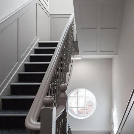 Near Station - 1 To 3 Bedroom Options - Sleeps 1 To 6 * Leeds (West Yorkshire)