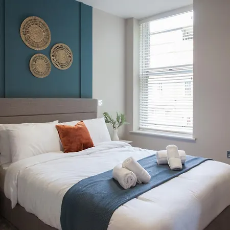 Near Station - 1 To 3 Bedroom Options - Sleeps 1 To 6